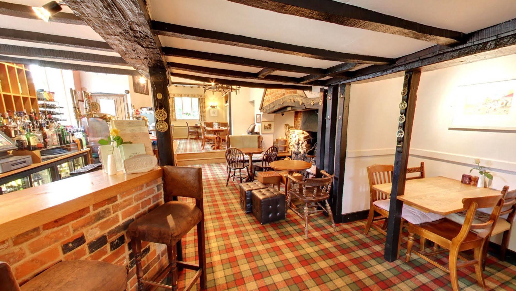 The Nags Head Hotel 그레이트미센던 외부 사진